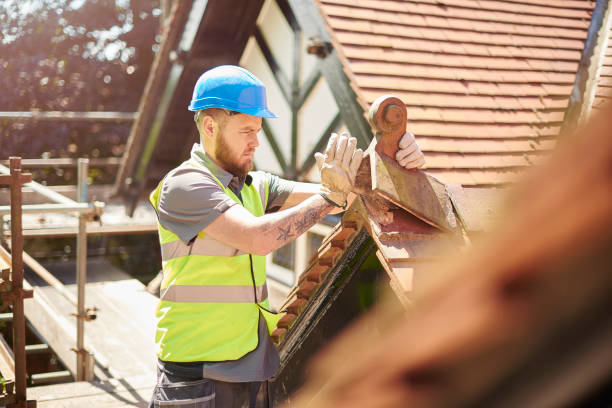 Quick and Trustworthy Emergency Roof Repair Services in Lake Clarke Shores, FL